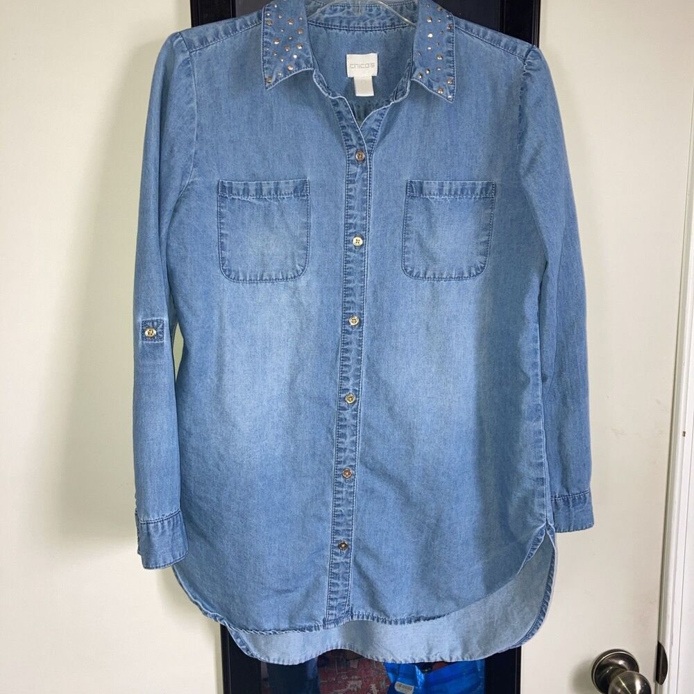 Chico’s Women’s Size 0 (4) Denim Top Button Studded Excellent Condition Blue